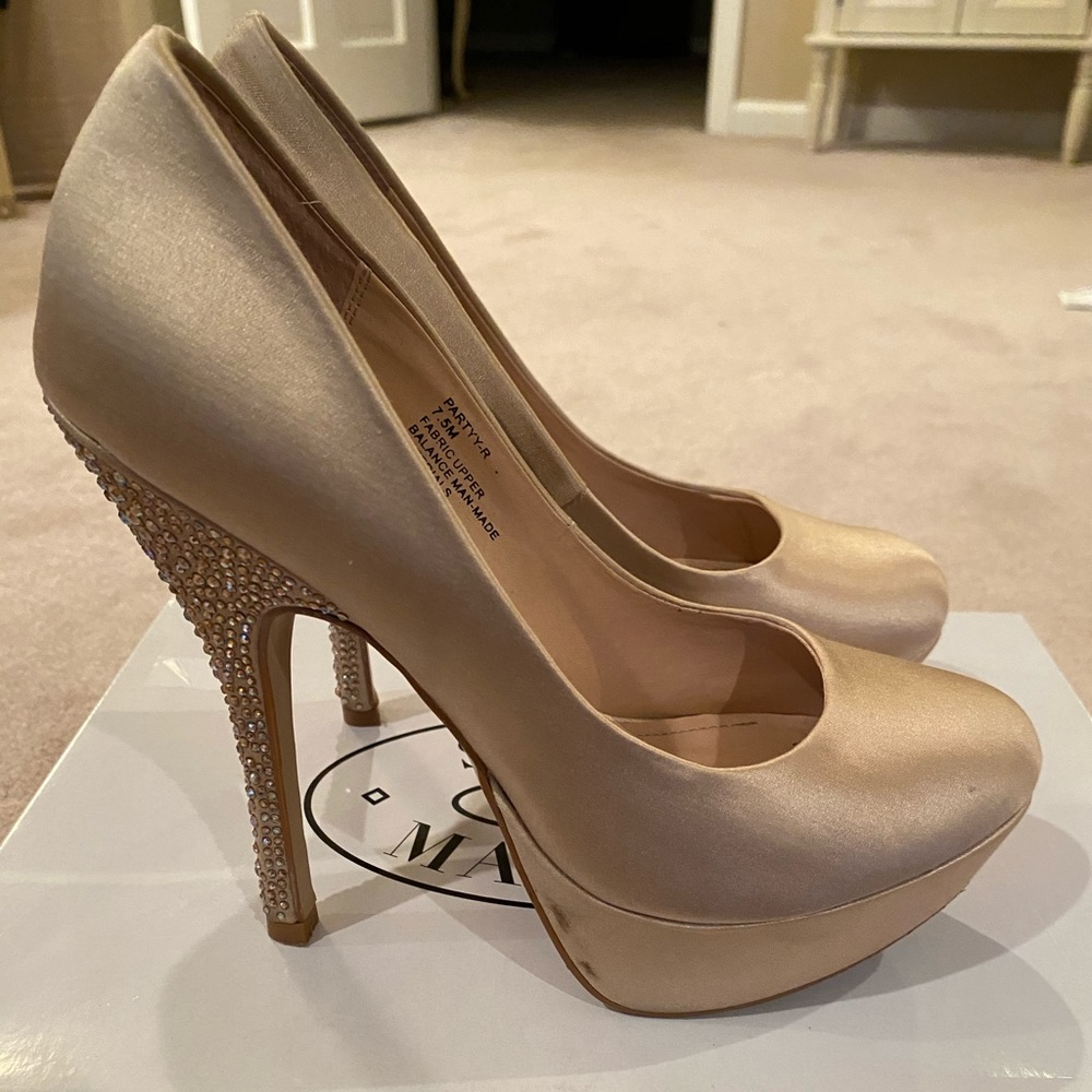 Steve Madden satin crystal heel platform pumps 7.5